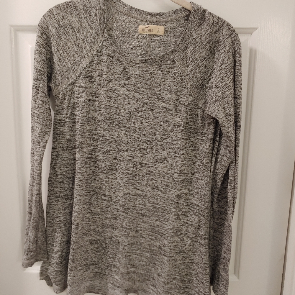 Hollister sweater